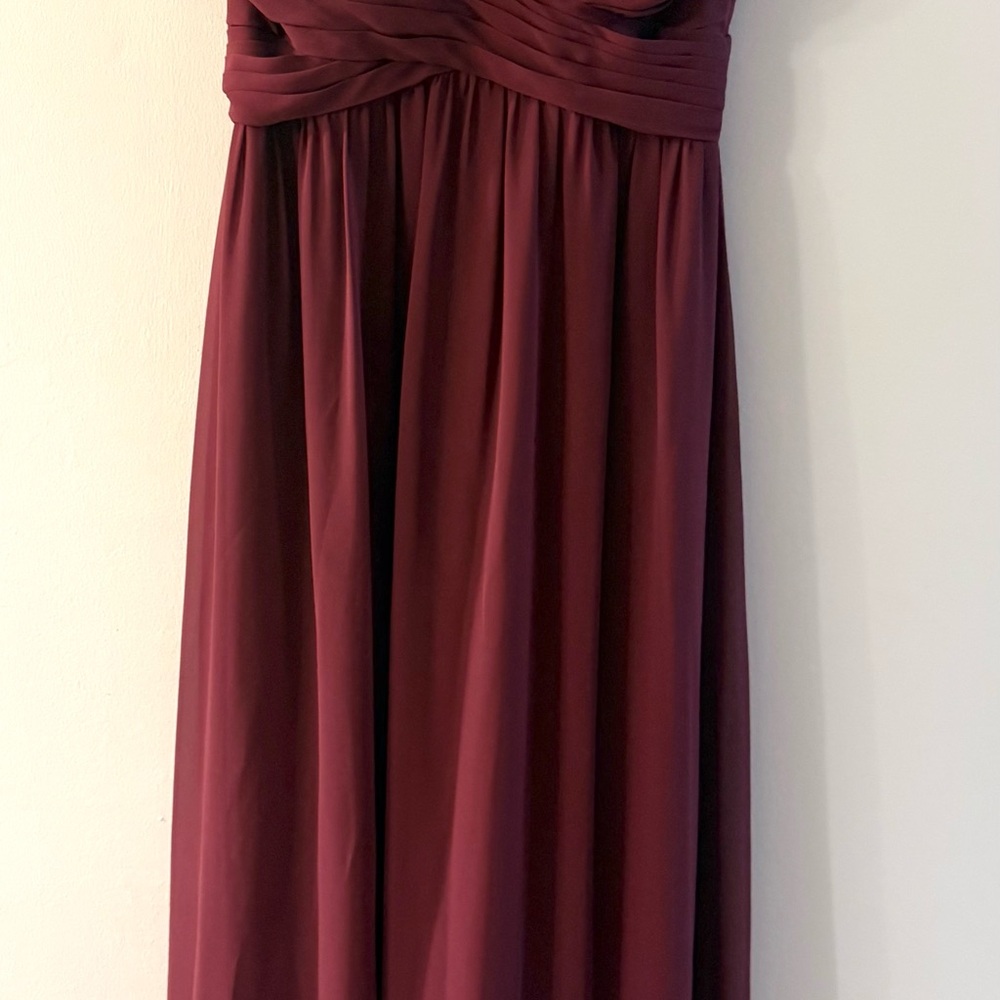Elegant Burgundy Strapless Dress